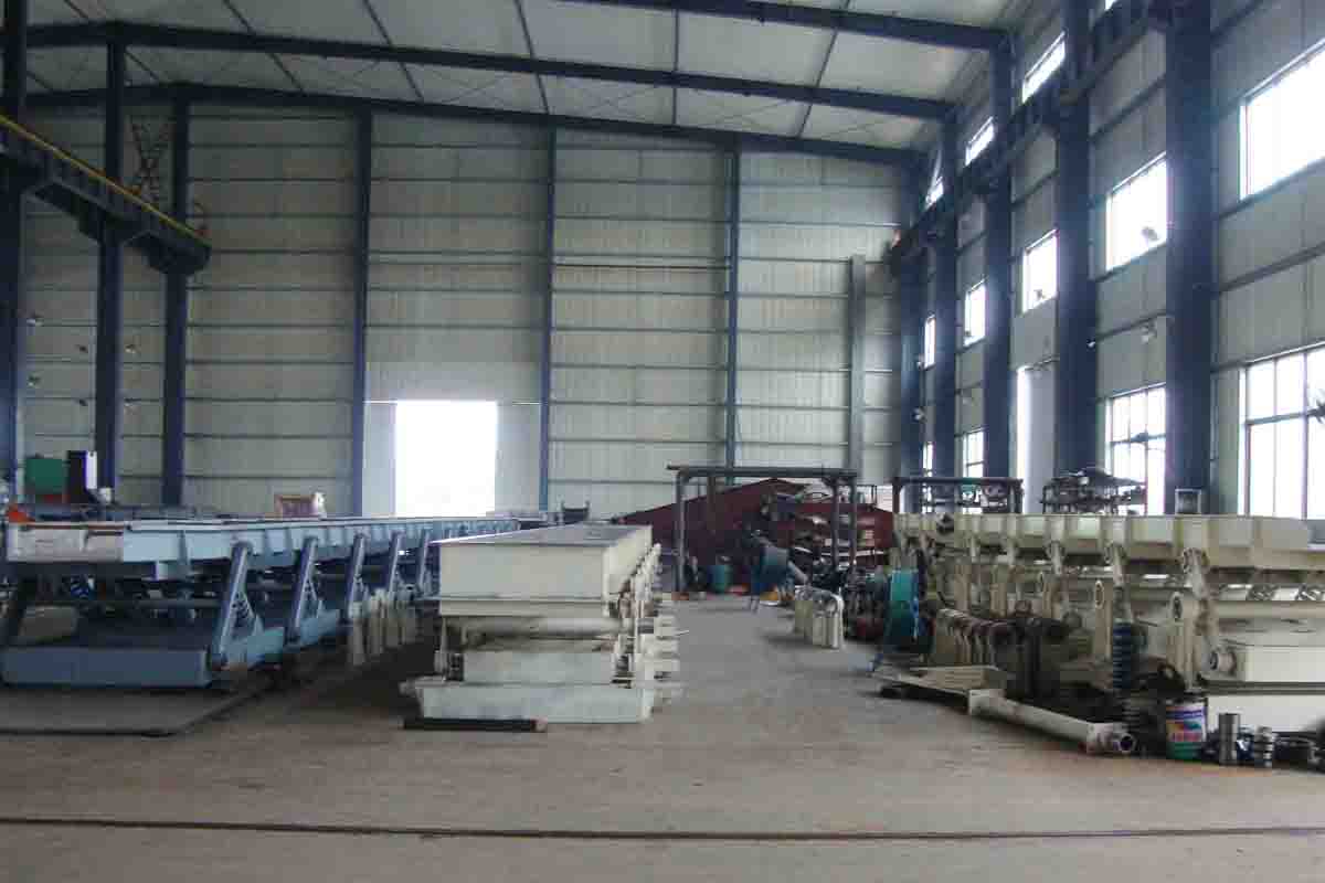 PLS型完全平衡式連桿振動(dòng)輸送機(jī)